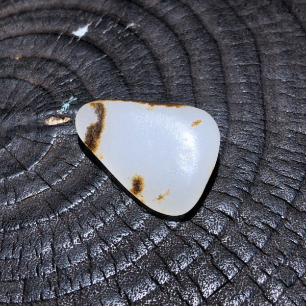 High-end Lonely Stone with Black Color Skin – 5.4g
