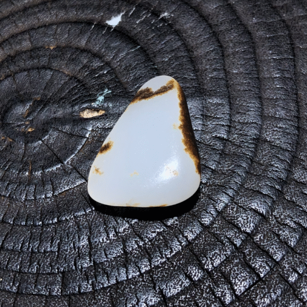 High-end Lonely Stone with Black Color Skin – 5.4g