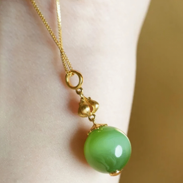 Green Cat’s Eye Nephrite Jade Collarbone Pendant - Image 4