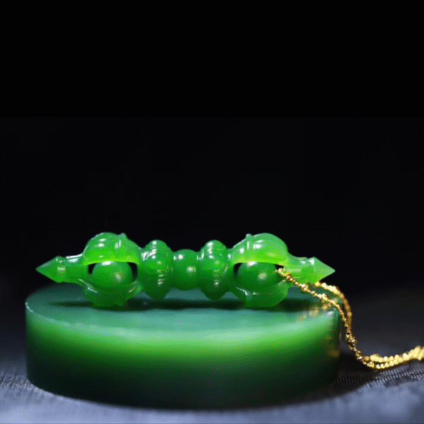 Handcrafted Green Nephrite Jade Vajra (金刚杵) - Image 6