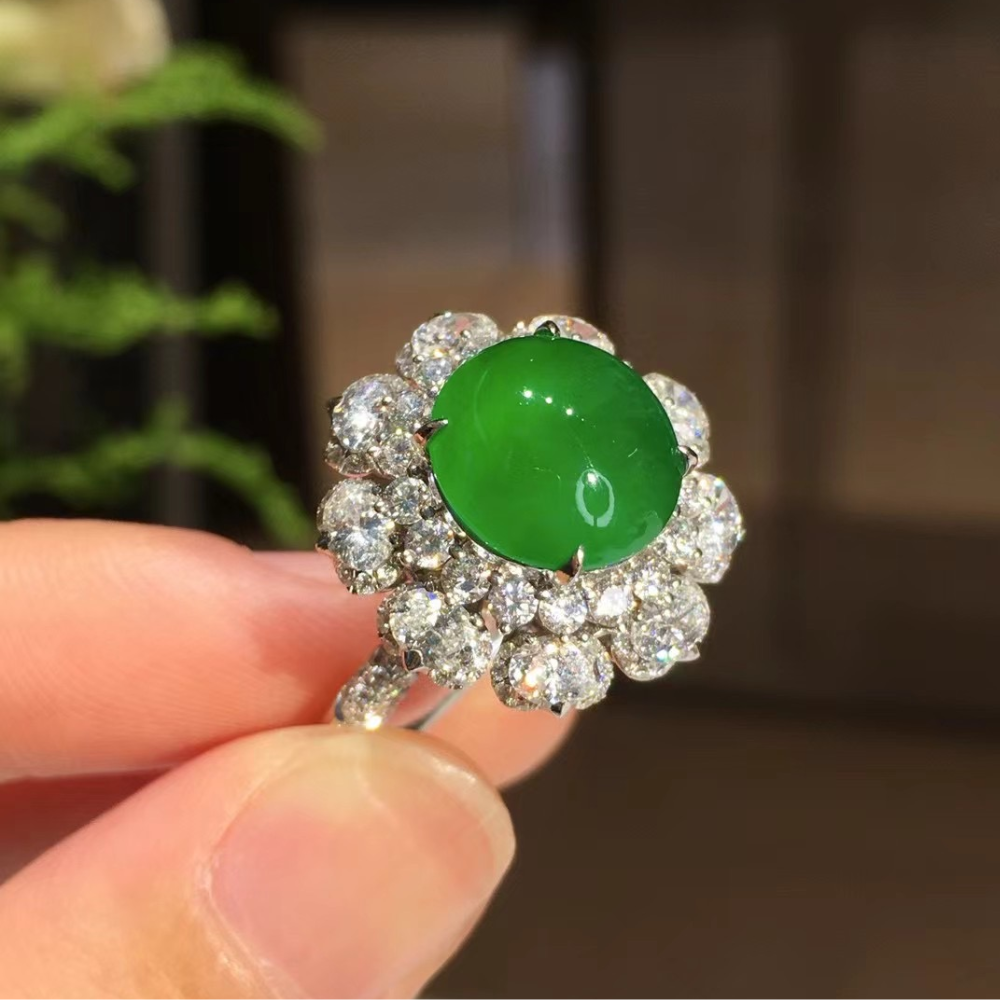 Imperial Green Jadeite Cabochon Ring - Image 2