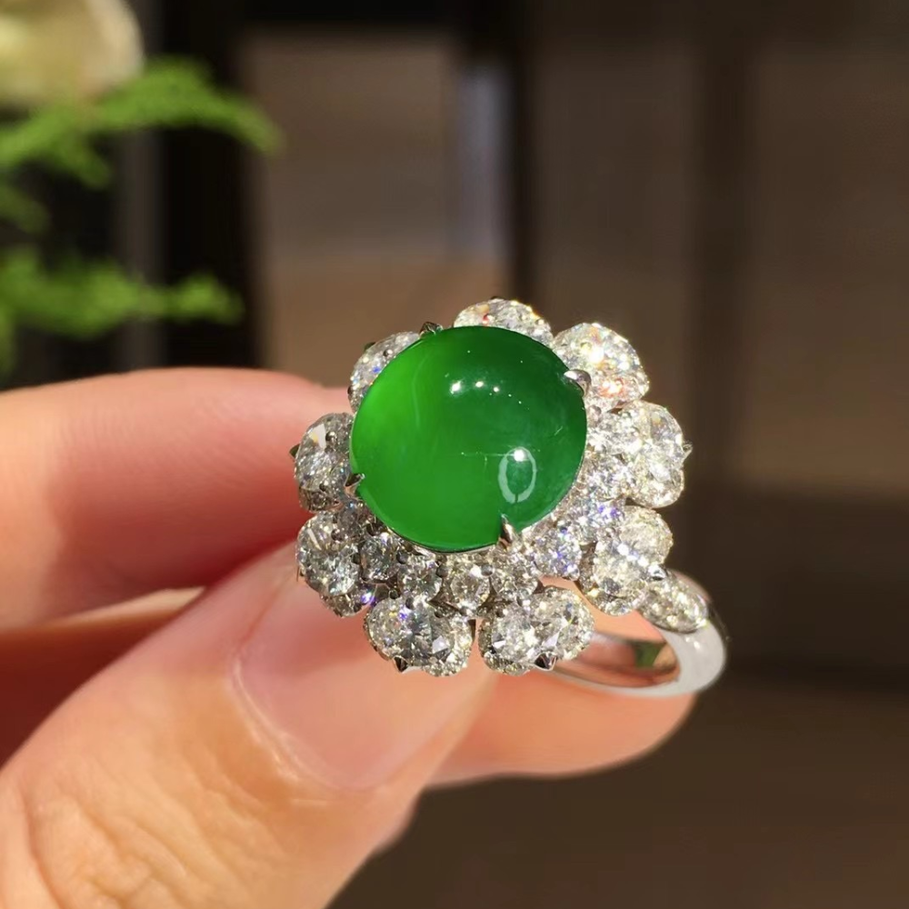 Imperial Green Jadeite Cabochon Ring - Image 3