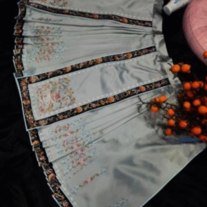 Ma Mian Qun (Horse-Face Skirt) – Ming Dynasty Handcrafted Silk Embroidery Skirt (1)
