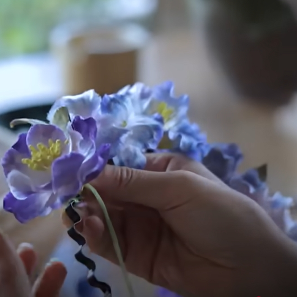 Róng Huā Silk Blossom Hair Crown - Image 4