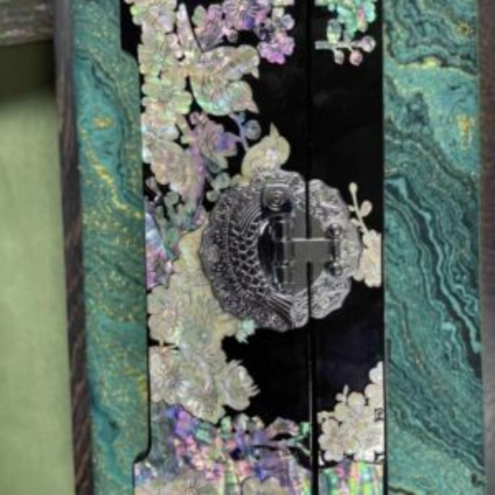 Handcrafted Shell Inlay Lacquer Jewelry Box - Image 3